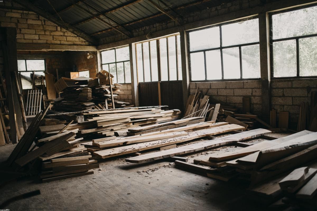 Afgewerkte woonkamer na een renovatie
